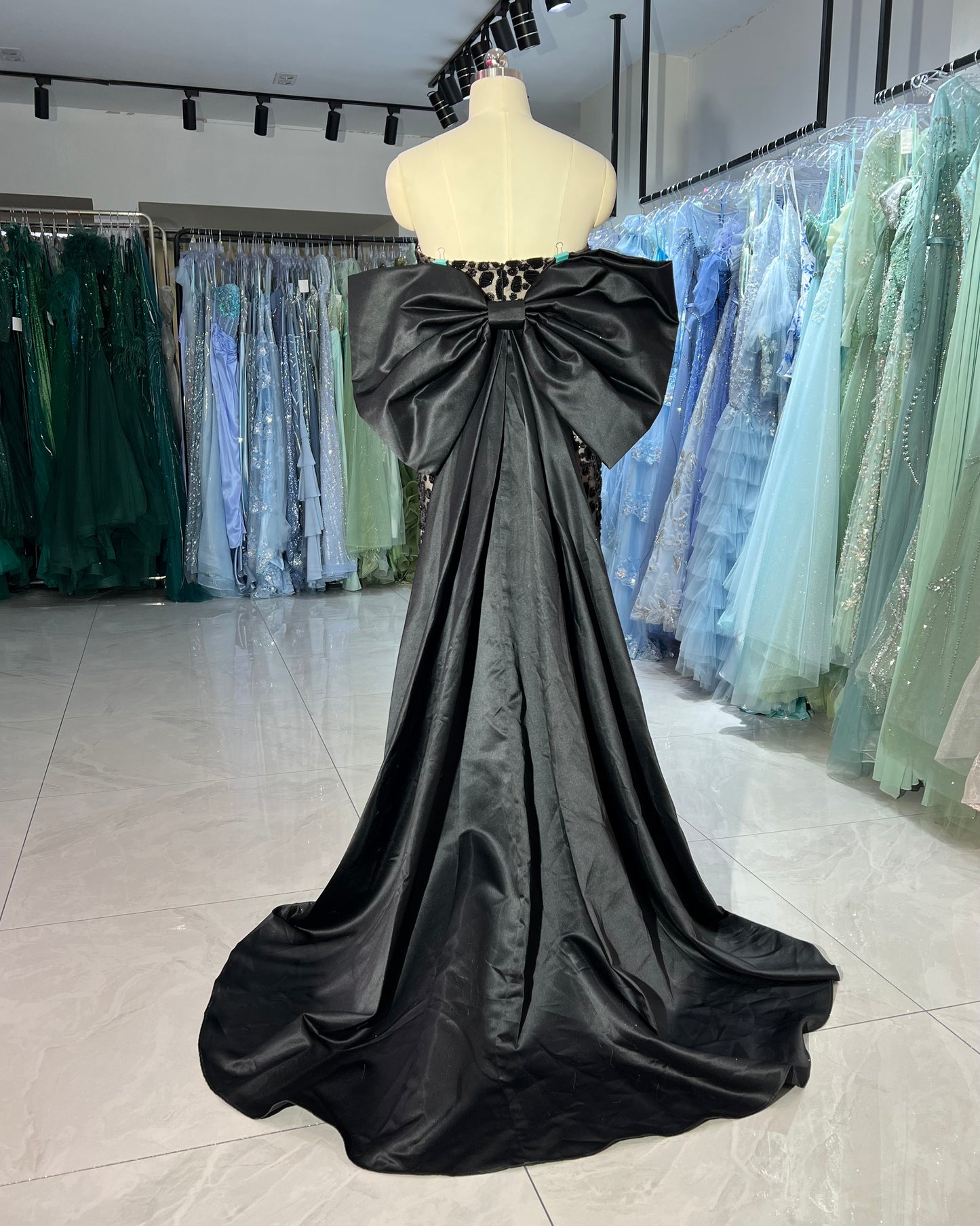 SH0057 BLACK