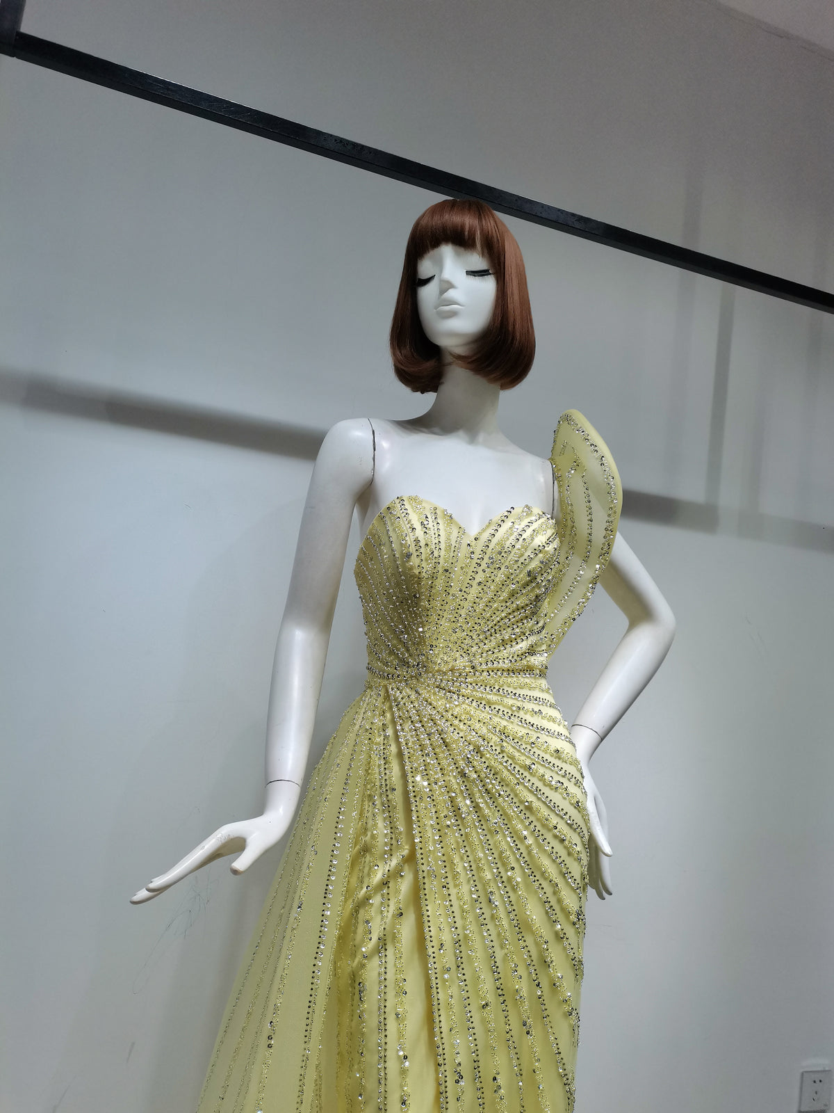 SH17564  YELLOW