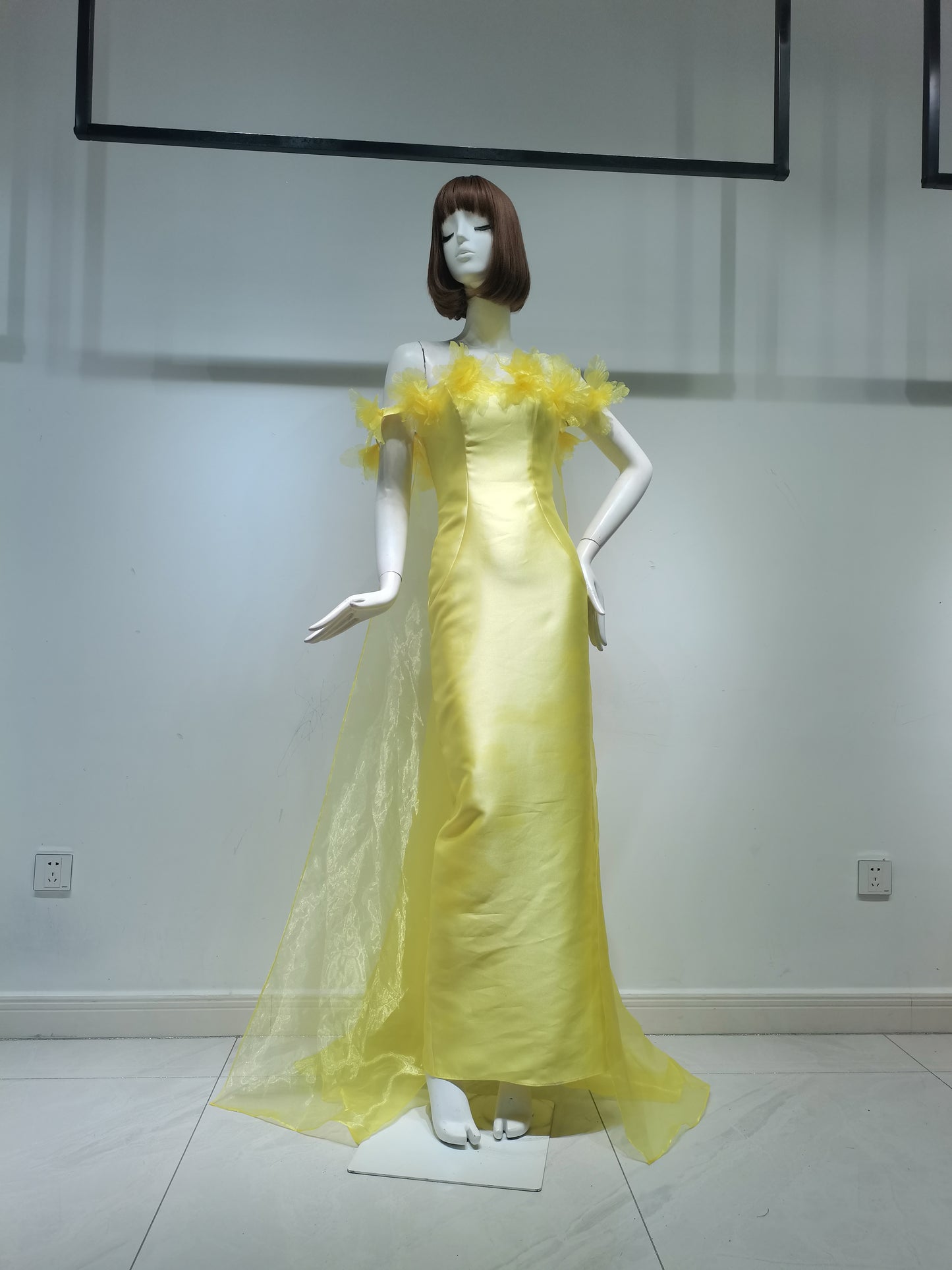 SH0099  YELLOW