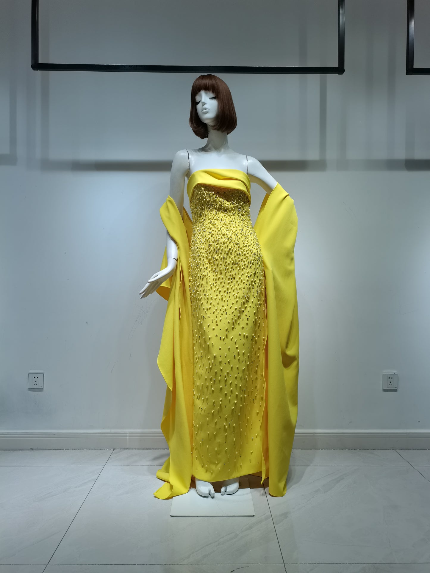 SH18186  YELLOW