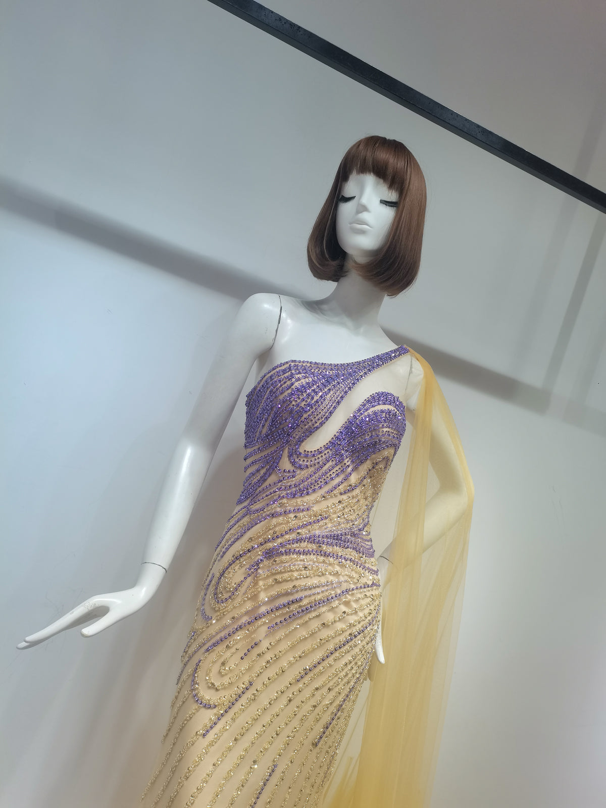 SH18534  YELLOW