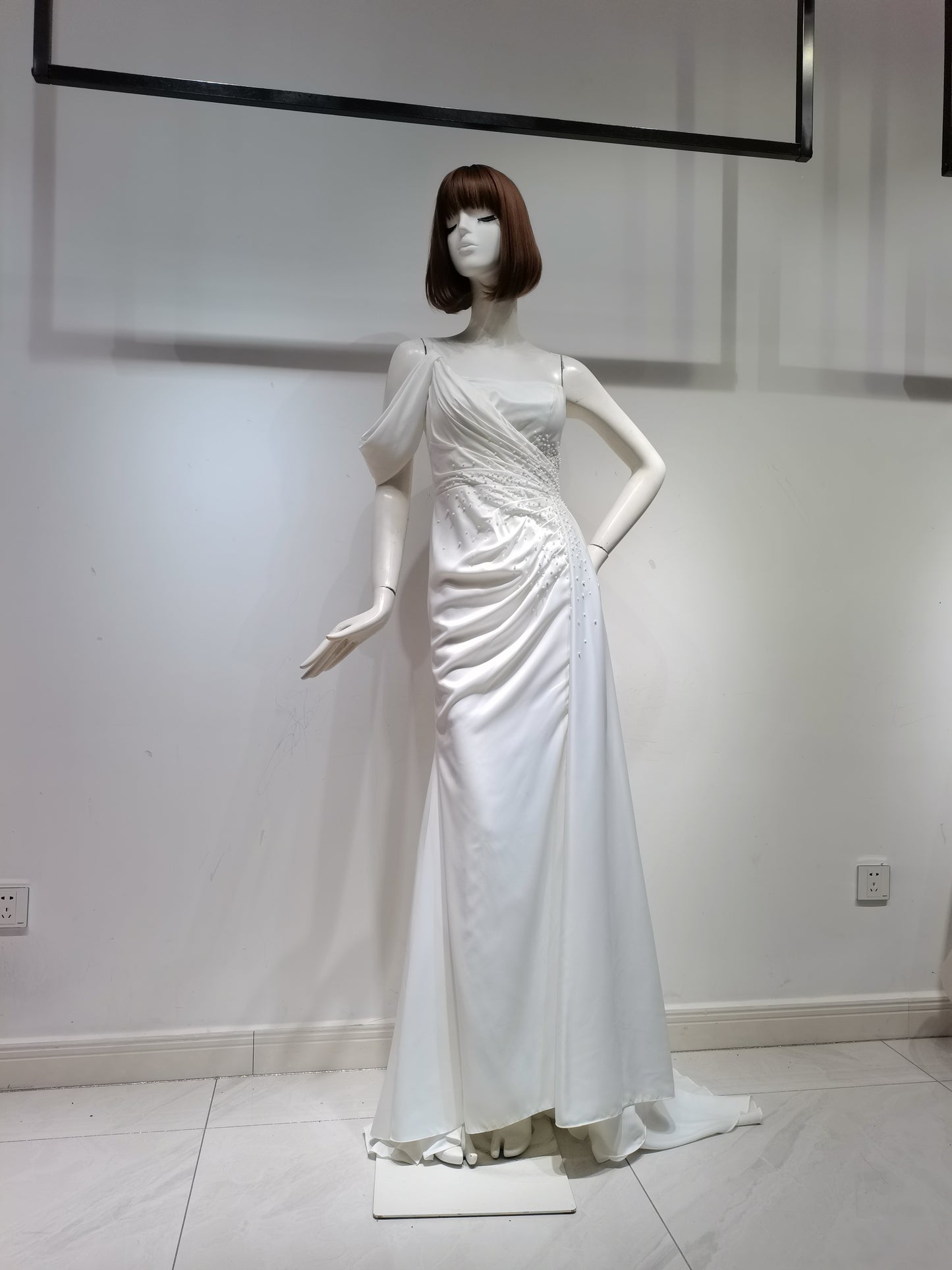 SH19270  WHITE
