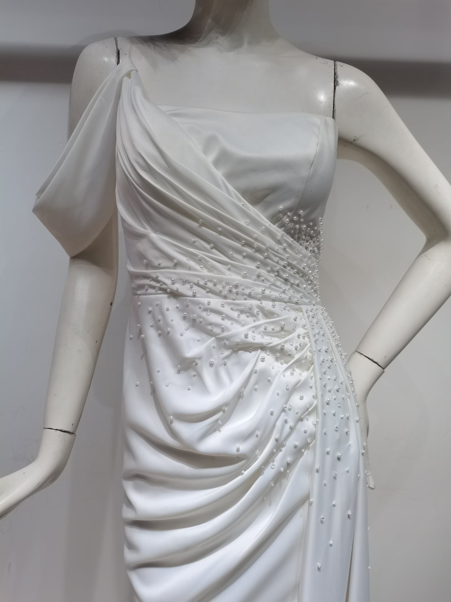 SH19270  WHITE