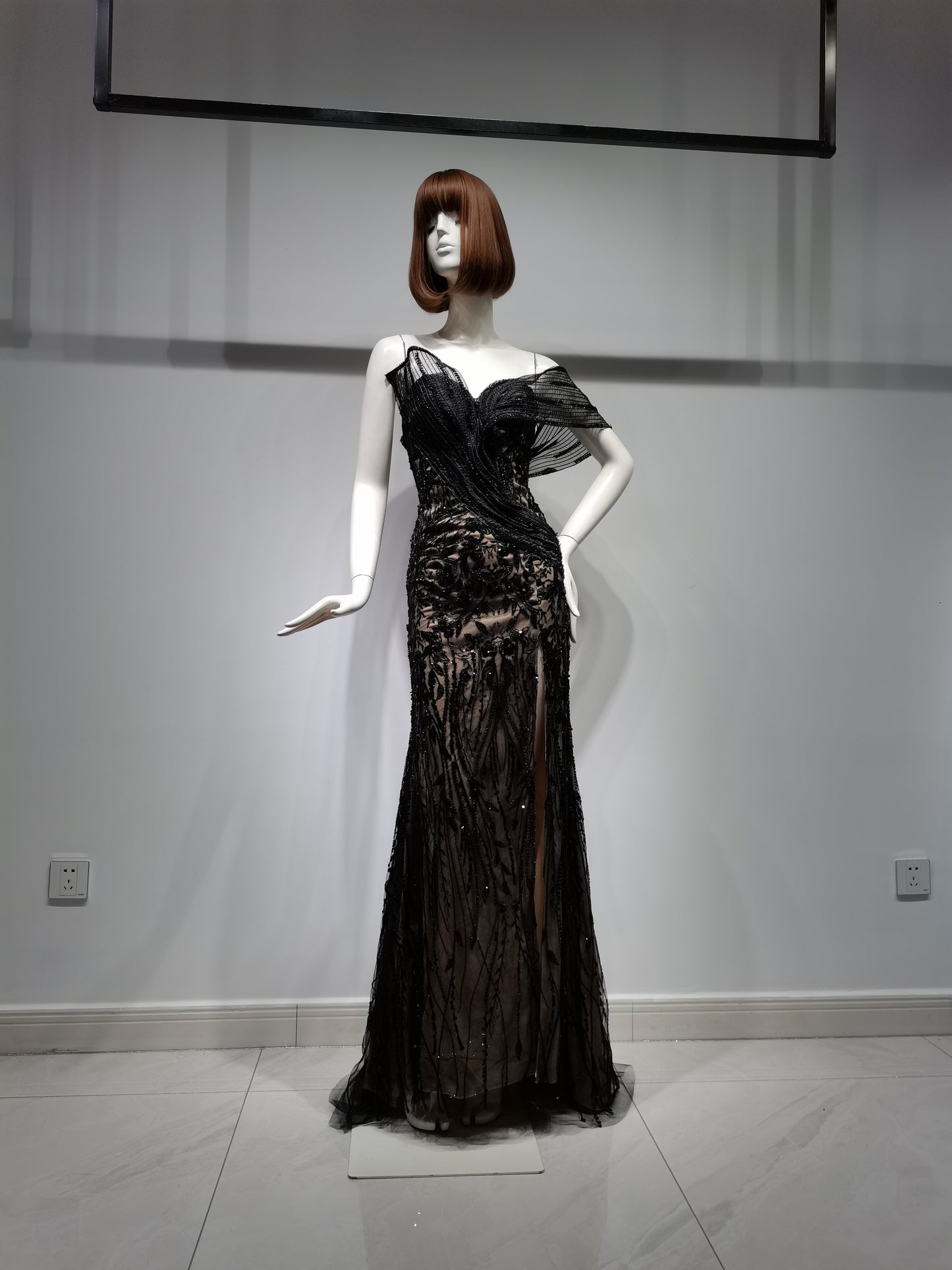 SH19491 BLACK
