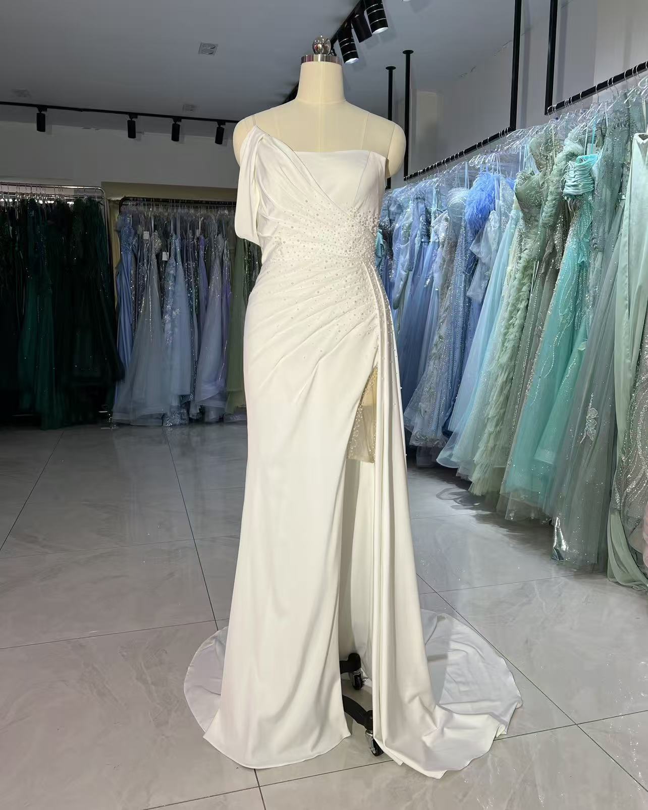 SH0192  WHITE