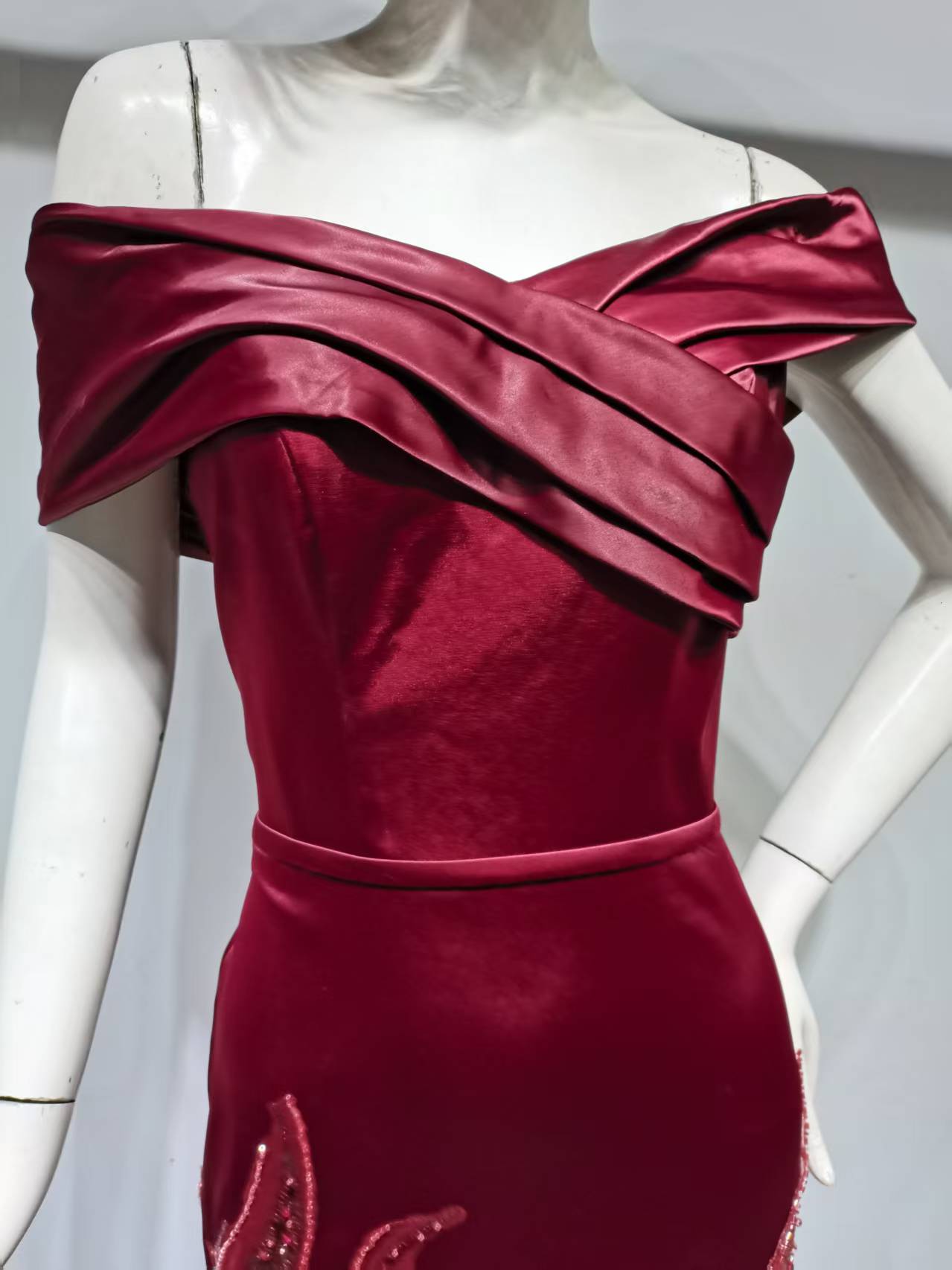 SH19938 RED