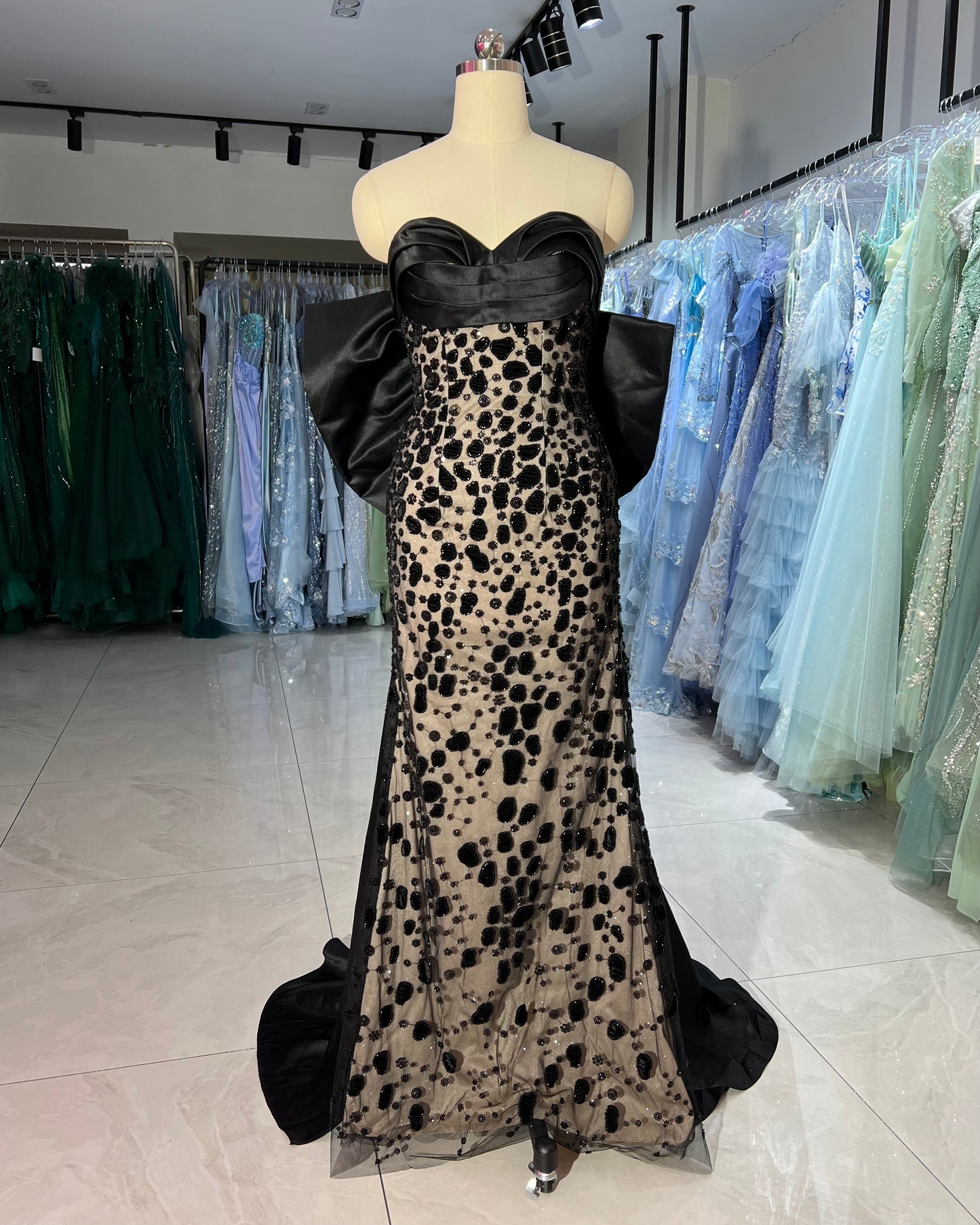 SH0057 BLACK