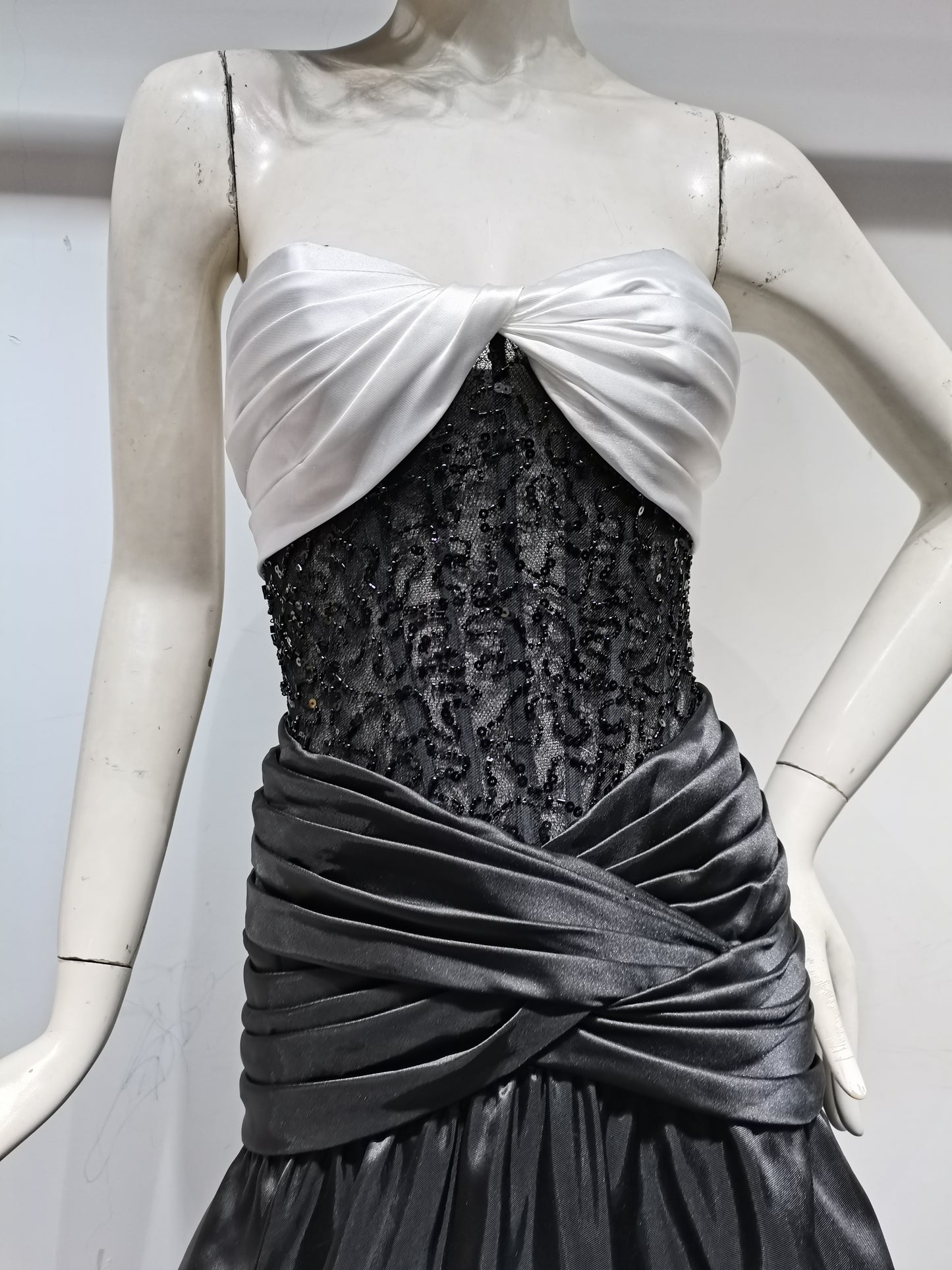 SH32179 BLACK