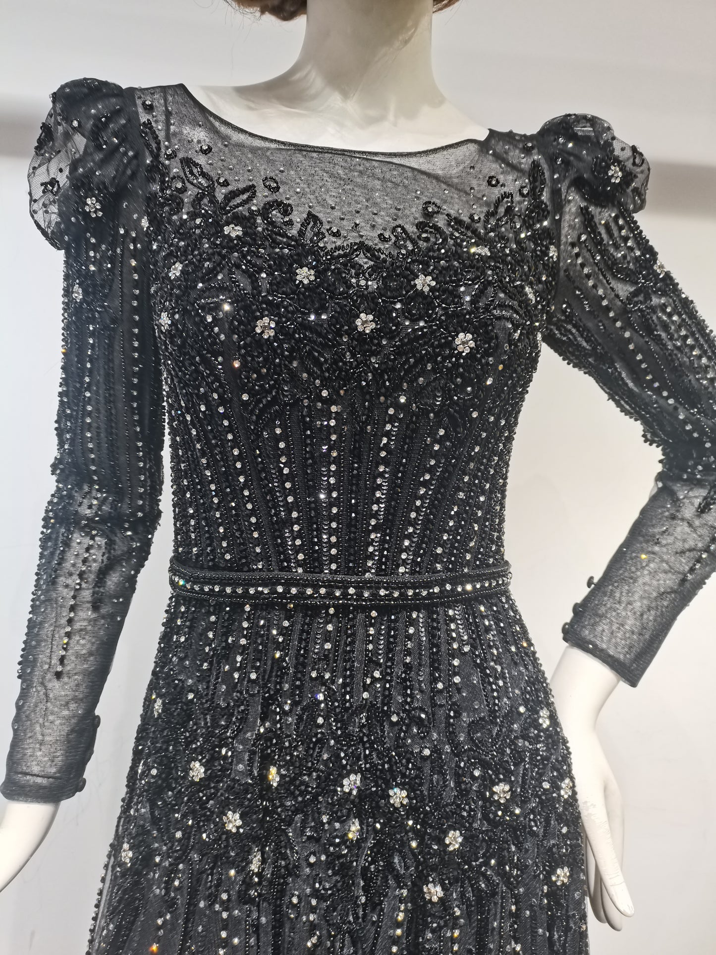 SH61693  BLACK