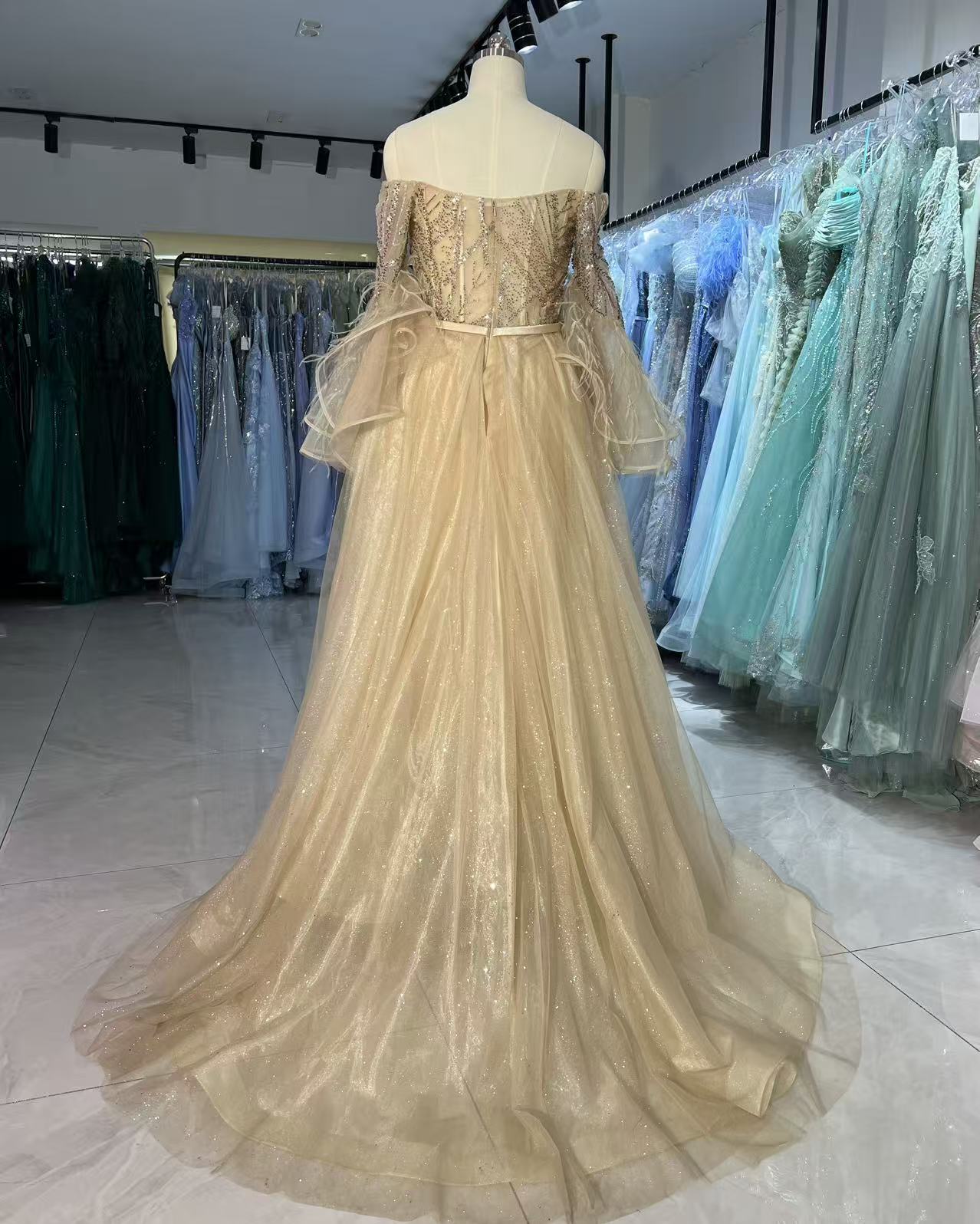 SH0138   GOLDEN