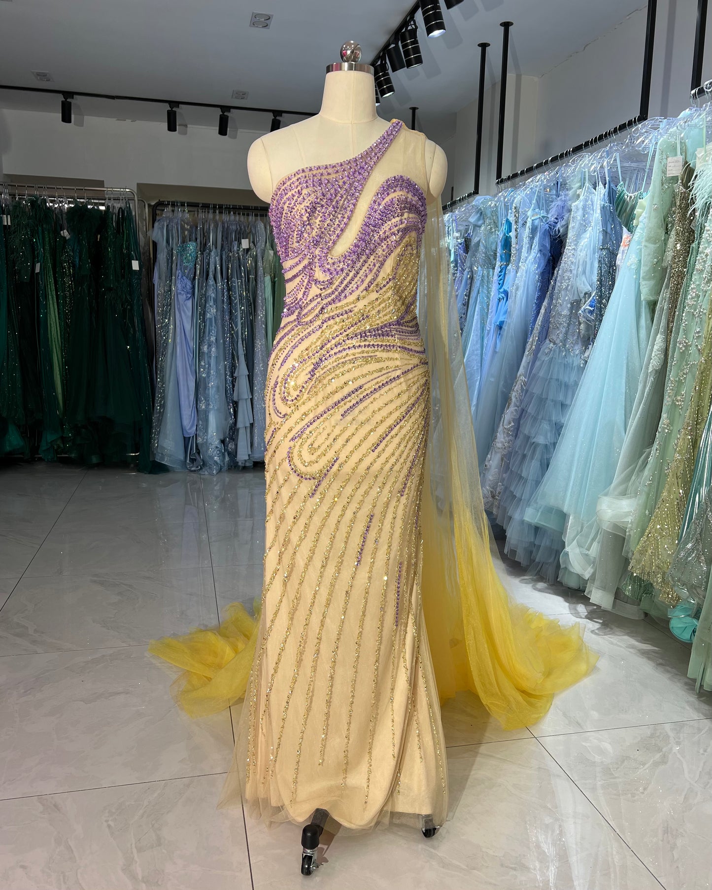 SH18534  YELLOW