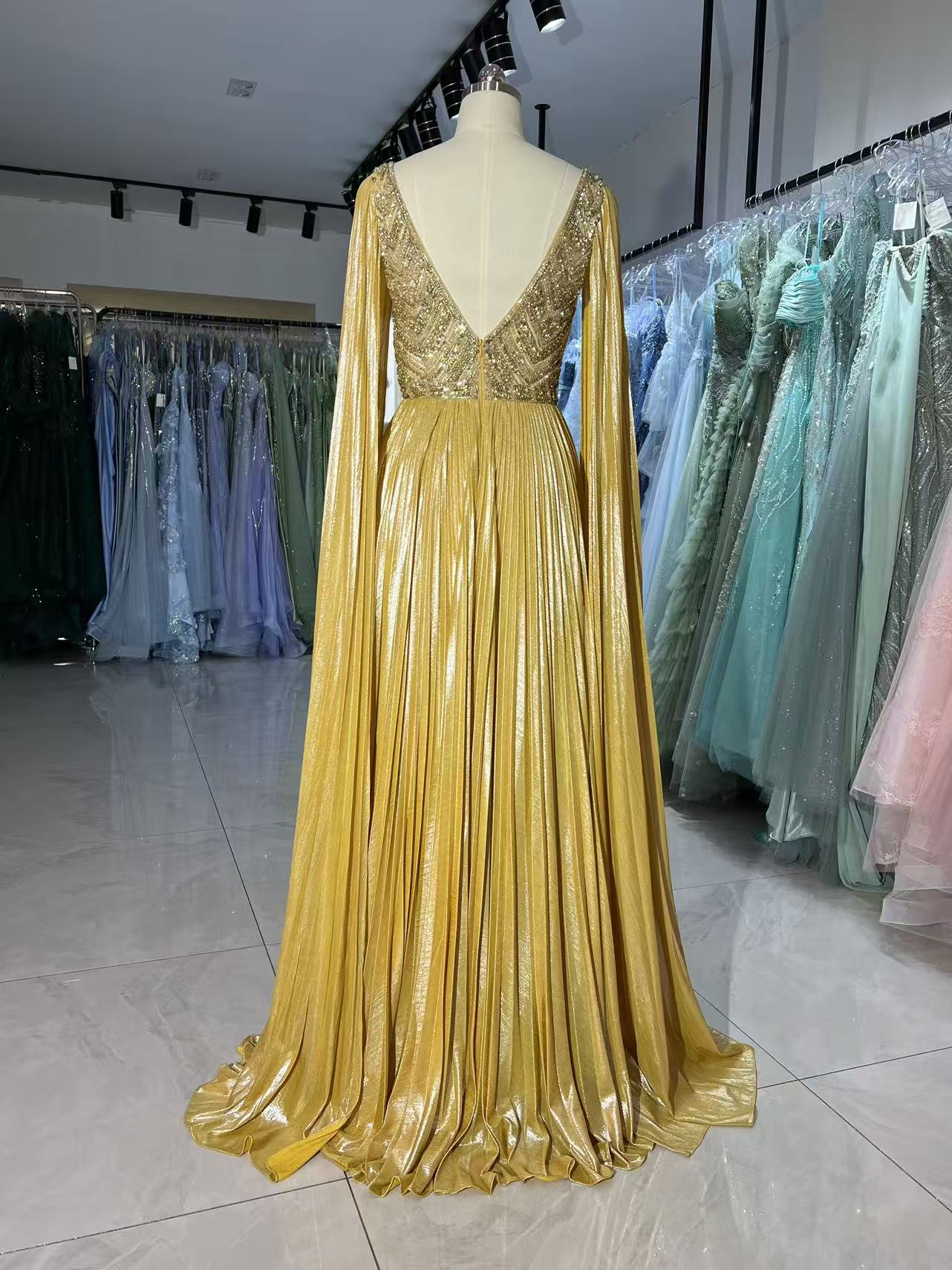 SH0106  GOLDEN