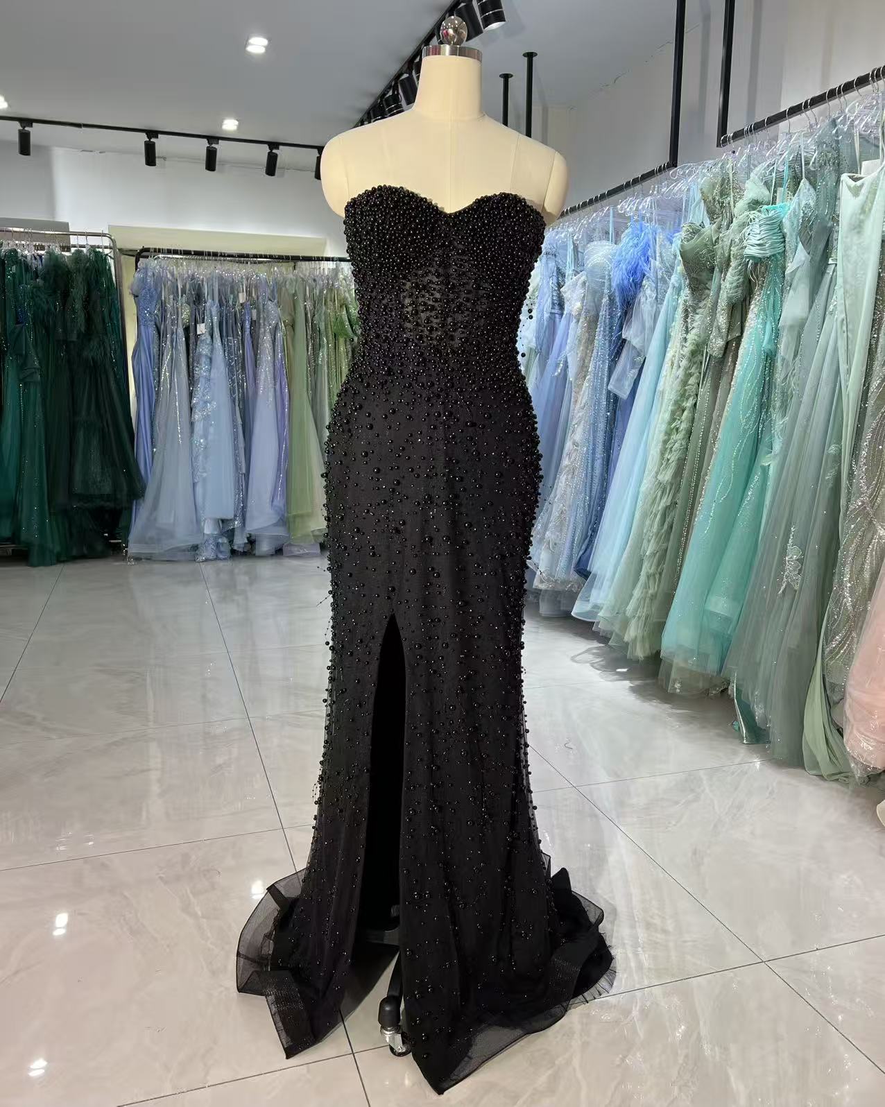 SH0131 عارية