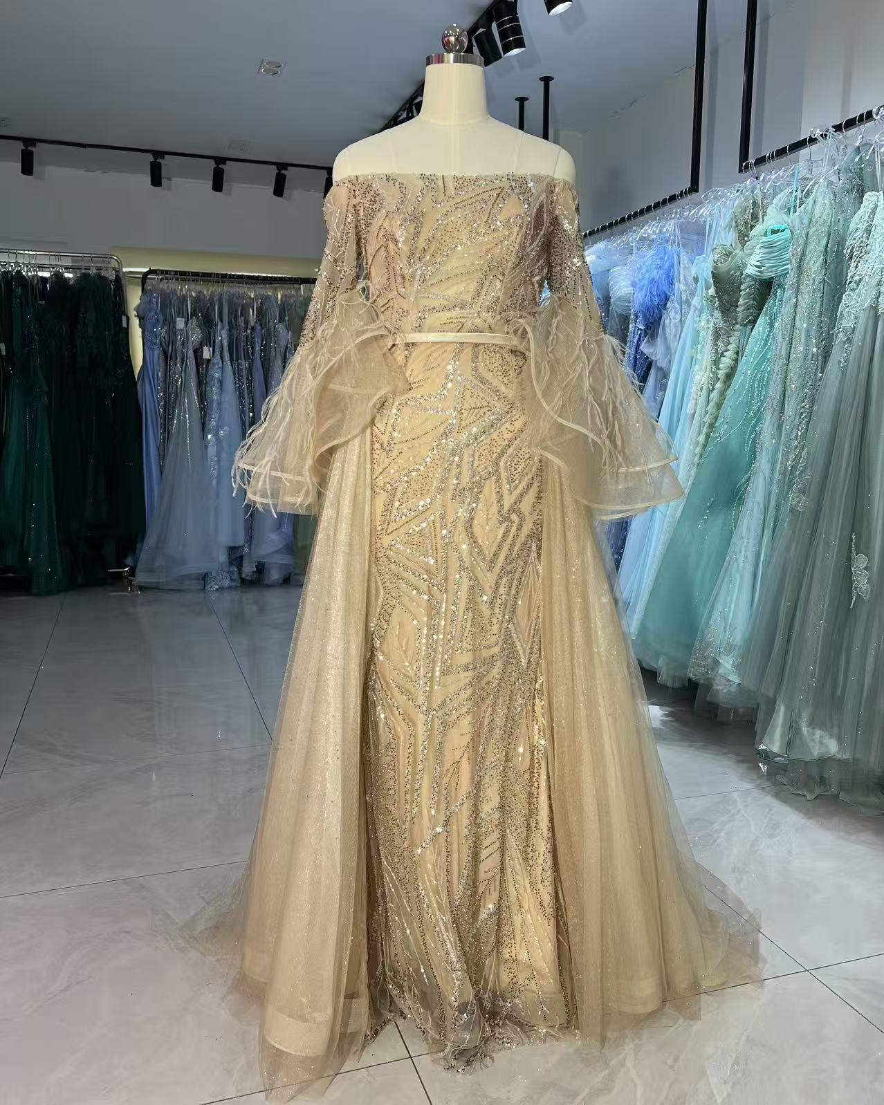 SH0138   GOLDEN